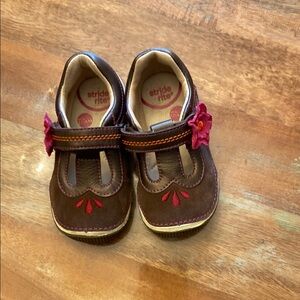 Stride Rite Brown Kids Shoes with Pink Accents
